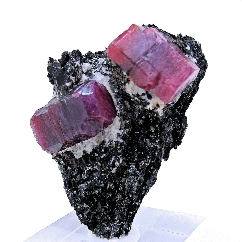 4331M-corundum2.jpg