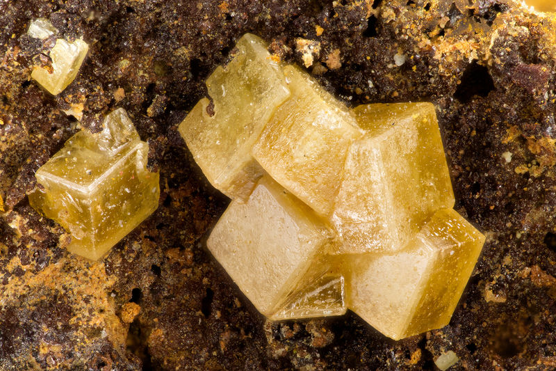 4559 wulfenite.jpg