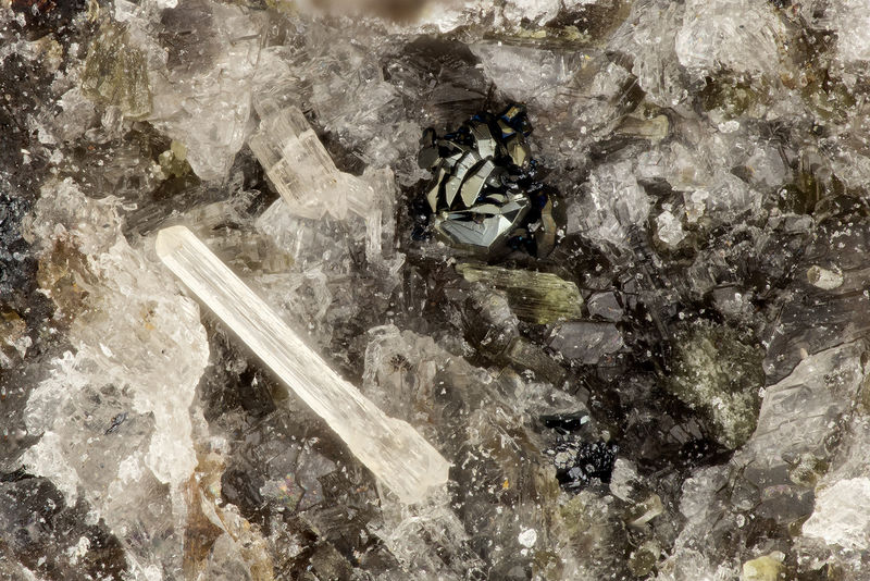 4859 fluorapatite hematite.jpg