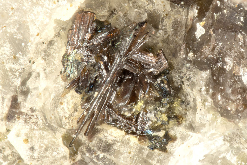 5000 pseudobrookite.jpg