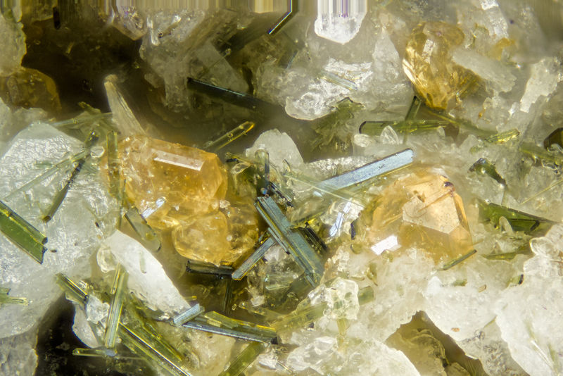 5332-manganoeudialyte.jpg