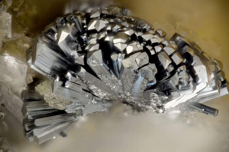 5686 stibnite.jpg