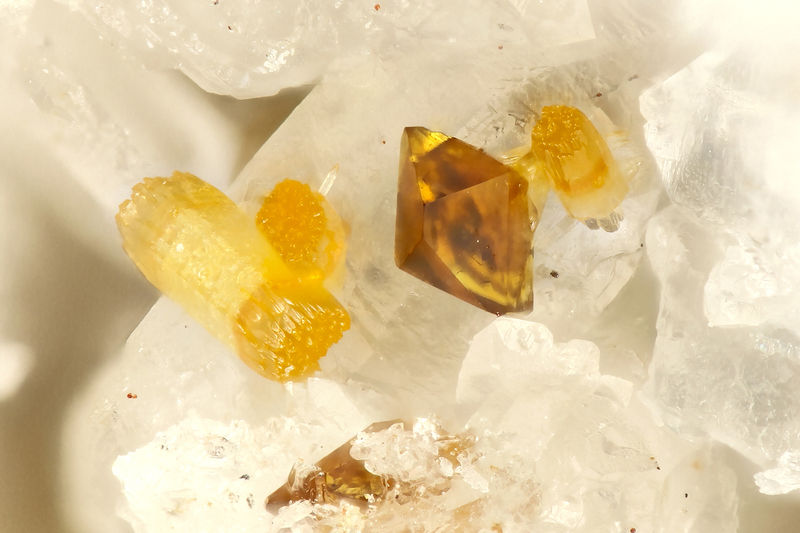 5863 wulfenite.jpg