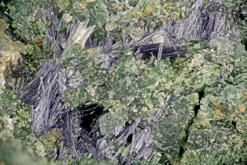 5884 glaucophane.jpg