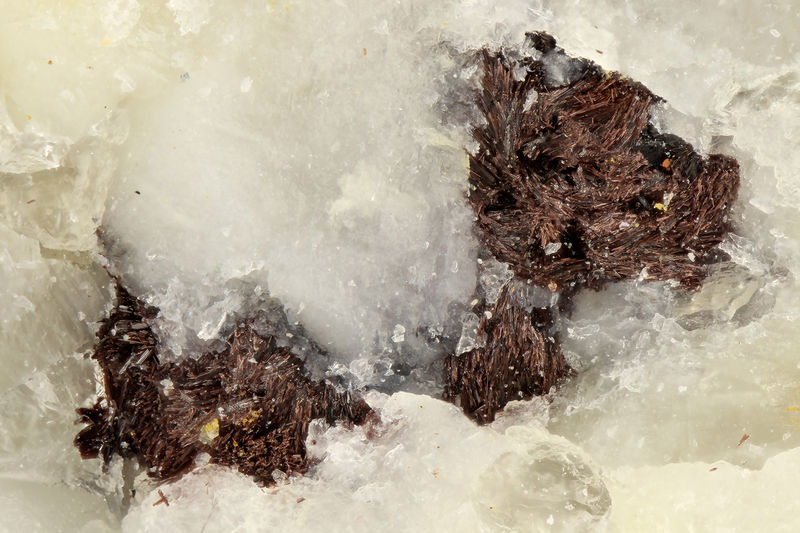 6019-aenigmatite.jpg
