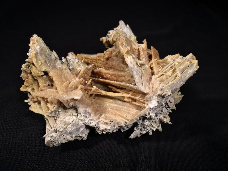 631b. Cerussite, Broken Hill, Yancowinna Co., NSW, Australia.JPG