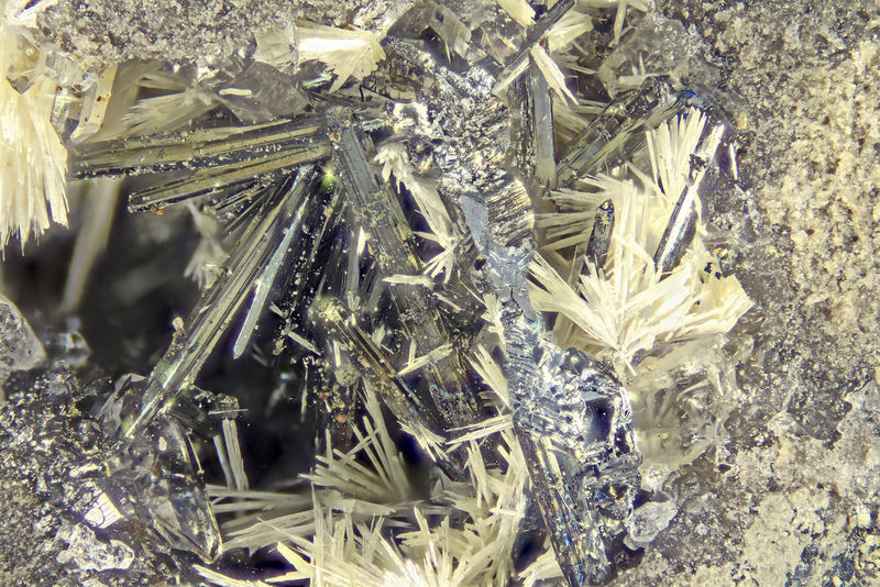 6399-stibnite.jpg
