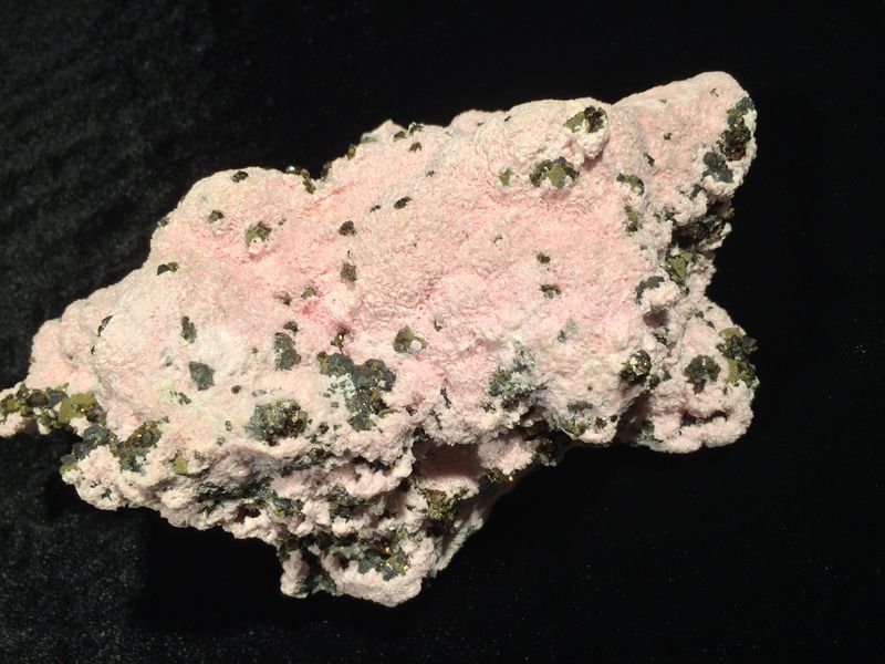 652j. Rhodochrosite, Pyrite, Chalcopyrite, Tetrahedrite, Quartz, Pachapaqui District, Bolognesi Prov., Ancash.JPG