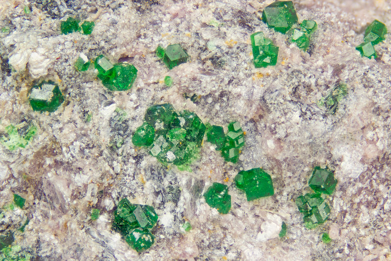7178-uvarovite.jpg