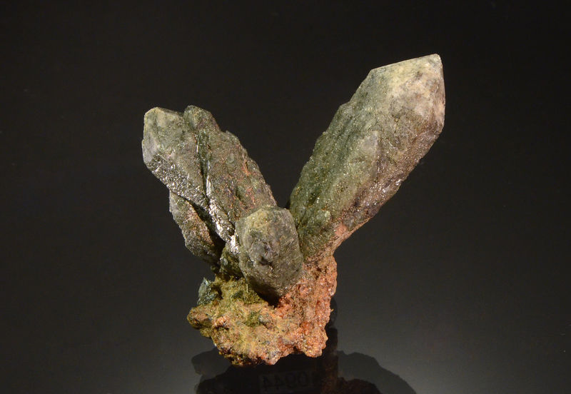 944 Quartz var. prase - Sinerechenskoe Mine, Dalnegorsk, Primorskiy Kray, Russia.jpg