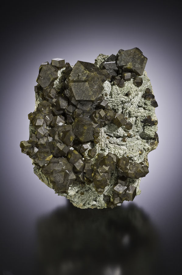 AndraditeonDiopside.GreyThrone.StanleyButte.Scovil2011-04-0126.jpg