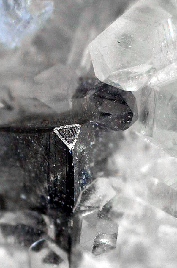 Animon Sphalerite Under the Scope 3.JPG