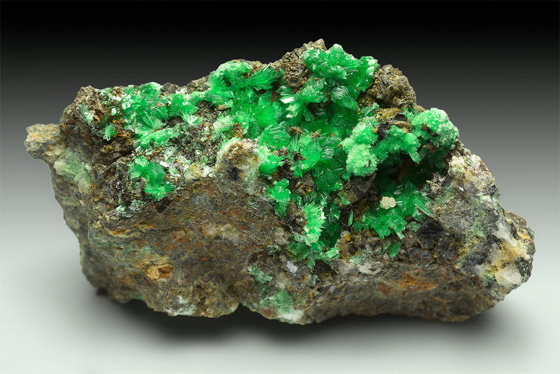 Annabergite01-0a.jpg