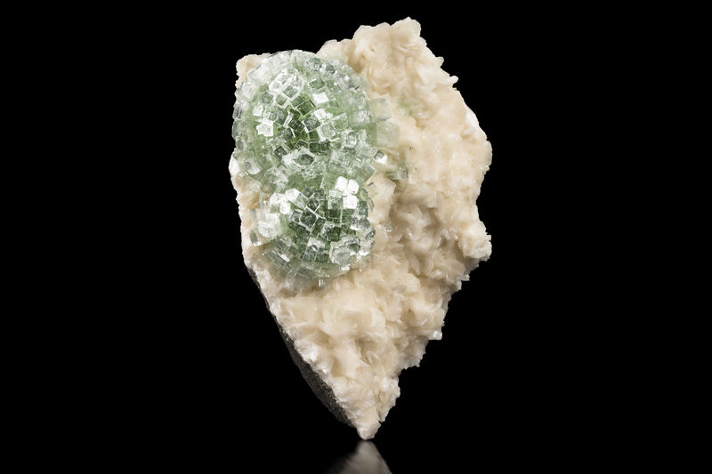 Apophyllite-MIM_Museum(2206).jpg