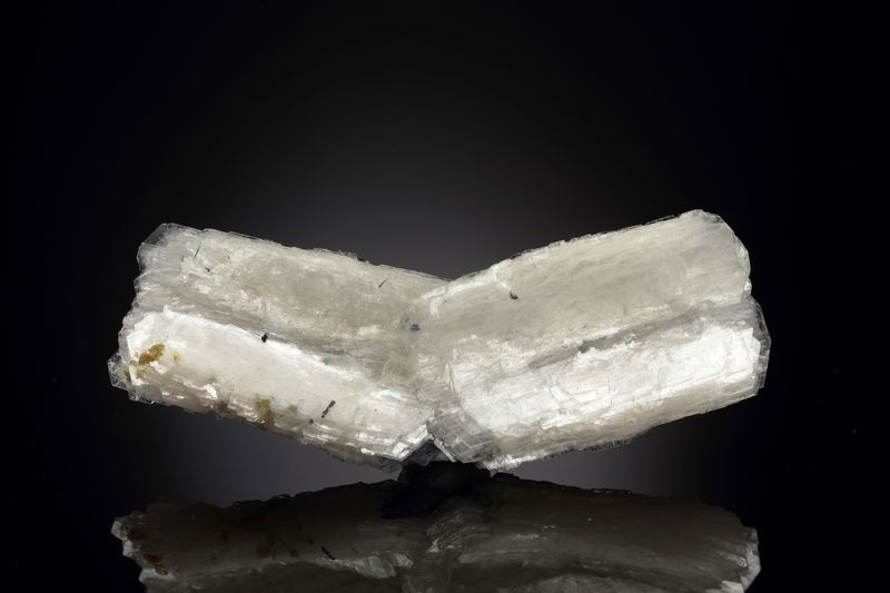 Bertrandite-MIM_Museum(1901).jpg