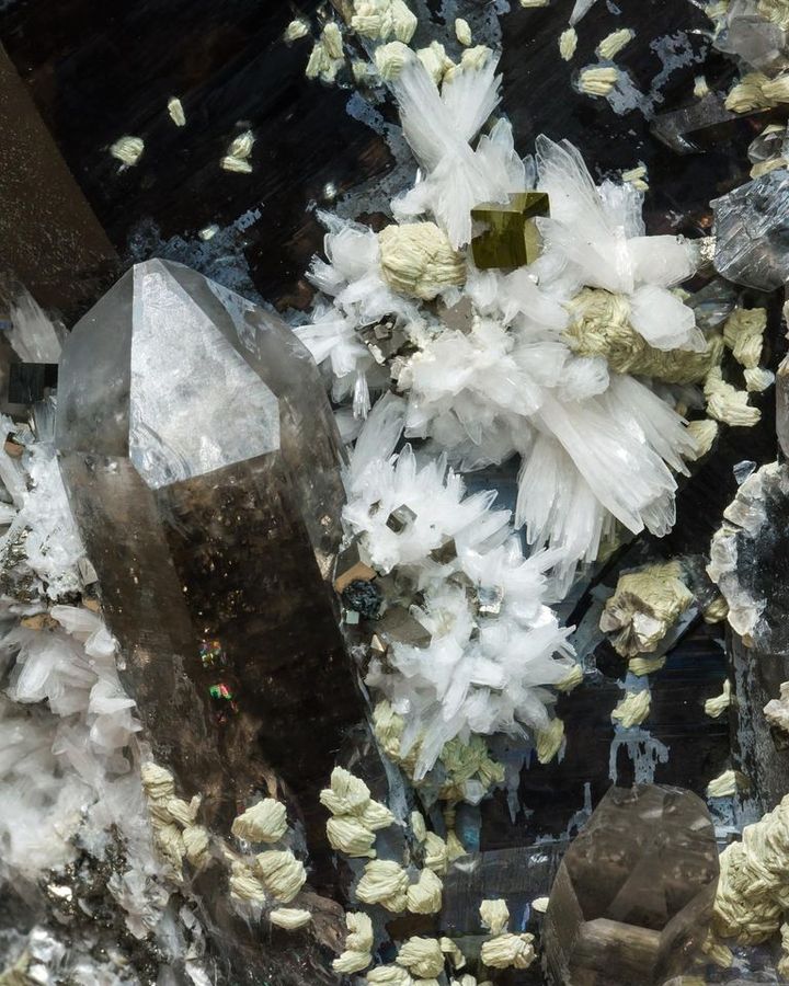 Bertrandite with Quartz and Pyrite - Kara-Oba_Karaganda Region_Kazakhstan.jpg