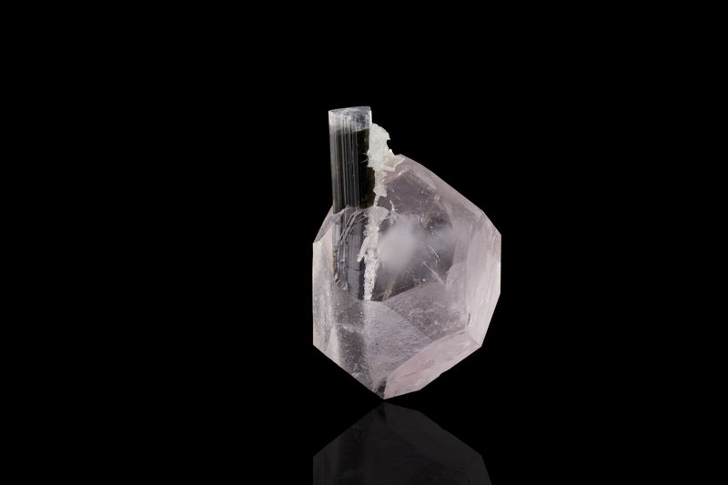 Beryl_var._morganite-Stak Nala_Haramosh Mountains_Skardu District_Baltistan_Gilgit-Baltistan_Pakistan-1236.jpg