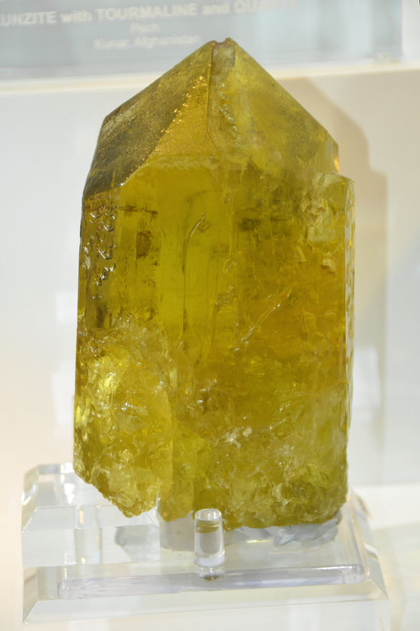 Beryl variety heliodor - Orissa_India.JPG