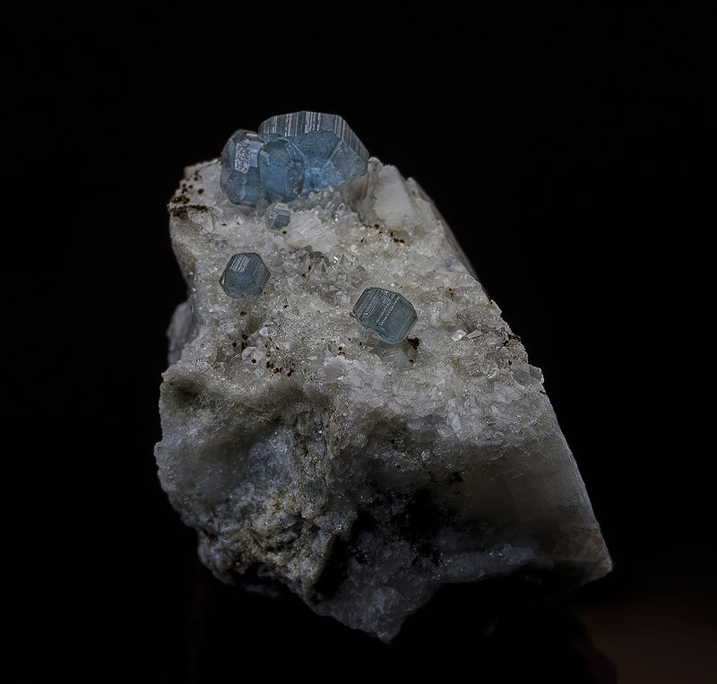 BlueFooteApatite1.jpg