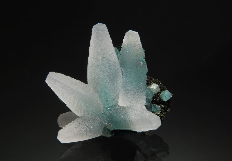 Calcite - Irai, Rio Grande do Sul, Brazil.jpg