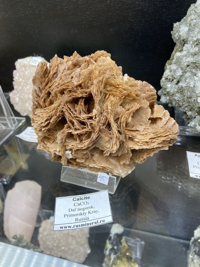 Calcite, Dal'negorsk, Russia.JPG