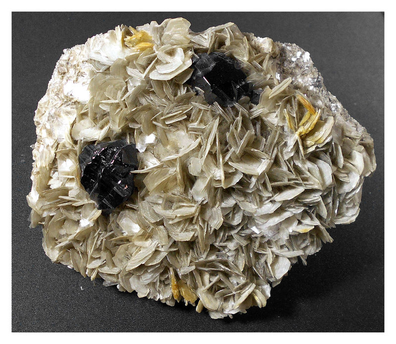 CASSITERITE TWIN 2.jpg