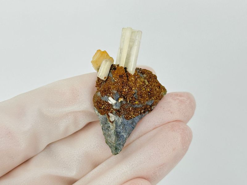 Cerussite from Yangjiang City in Guangdong Province_China.jpg