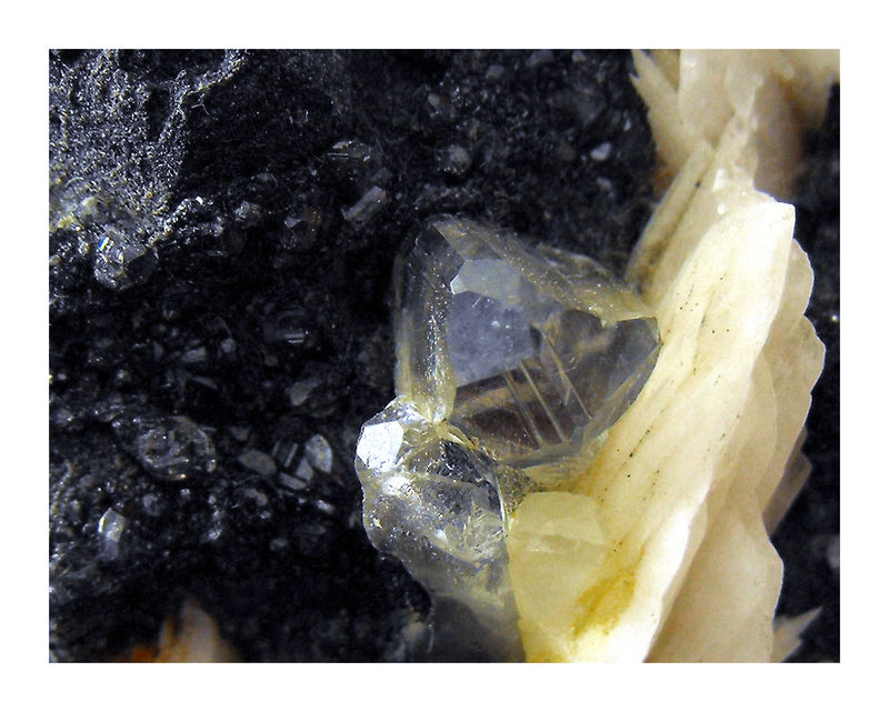 Cerussite with Barite - Close up 4.jpg