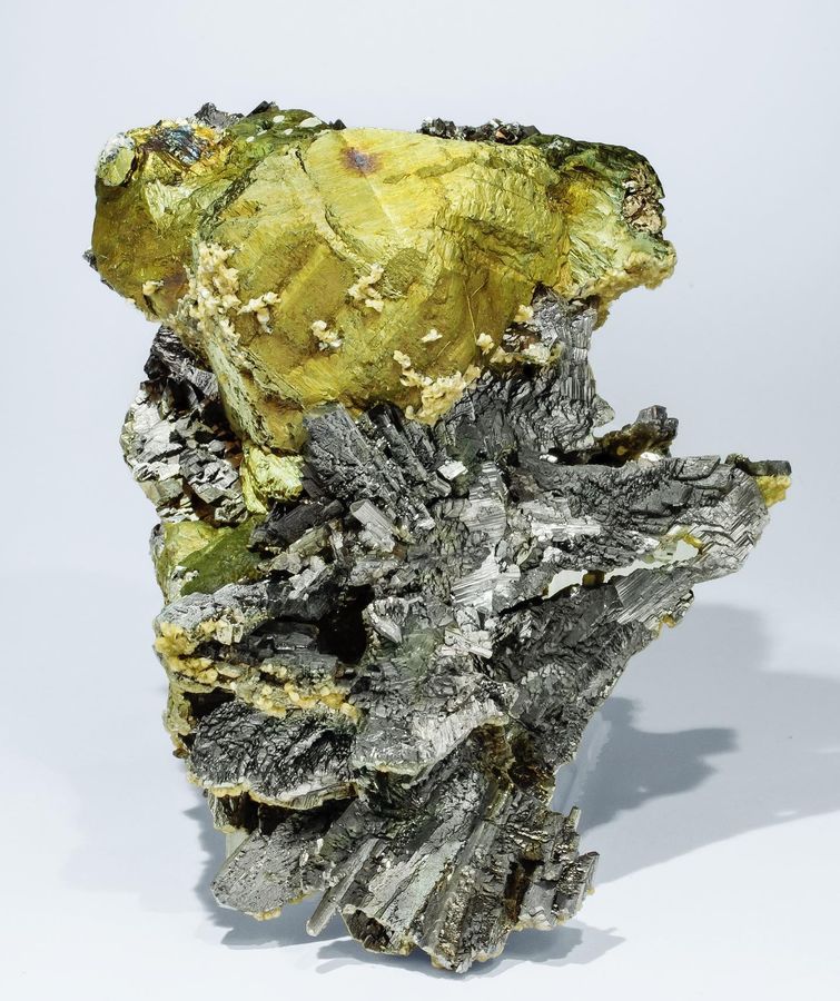 Chalcopyrite with Arsenopyrite and Siderite - Minas da Panasqueira_Portugal.jpg