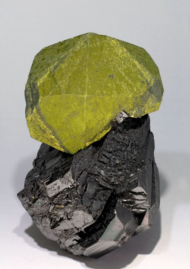 Chalcopyrite with Ferberite 10x6.5x6-6.5x5.5.jpg