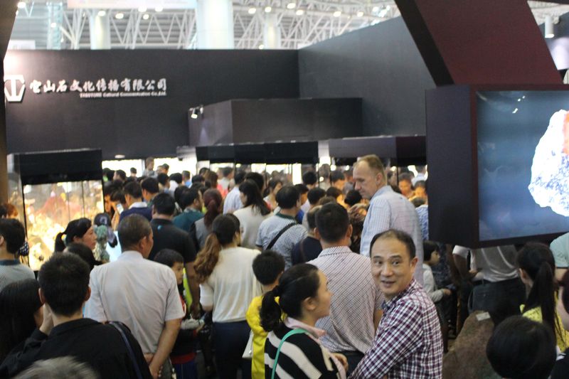 Chenzhou crowds 2.jpg