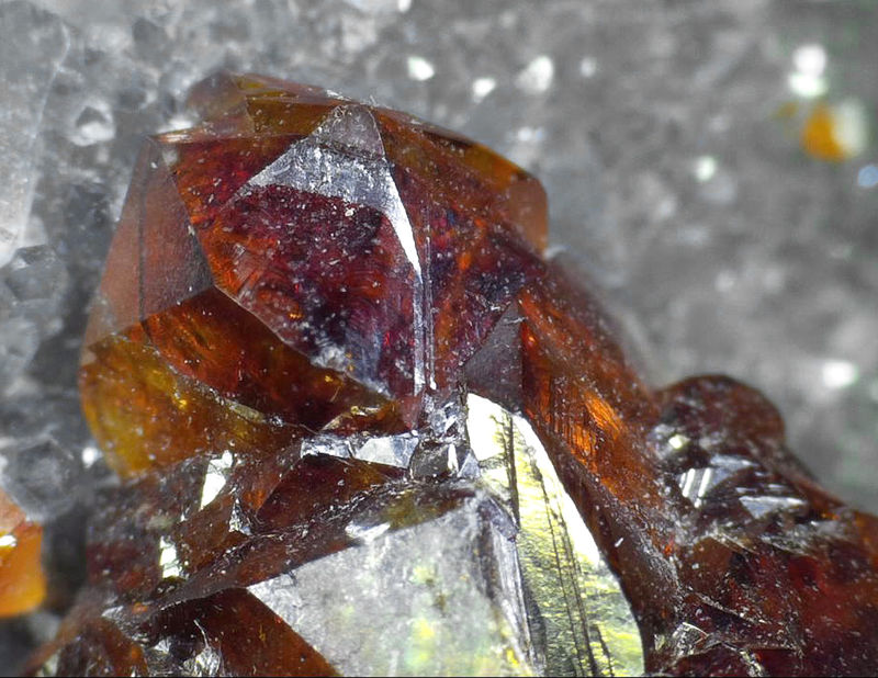 CHINESE SPHALERITE - UNDER THE MICROSCOPE 4.jpg