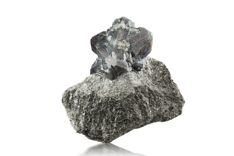 Chrysoberyl (variety alexandrite)-MIM_Museum(2222-2).jpg