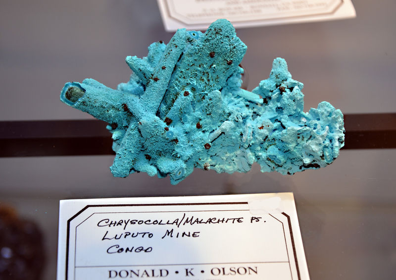 Chrysocolla malachite ps. - Congo.jpg