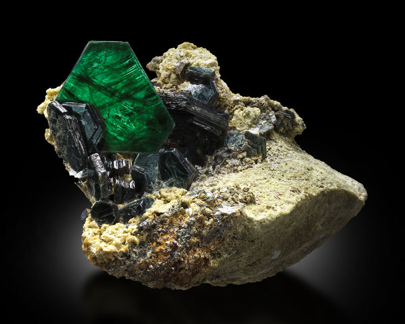 Clintonite-Crestmore Quarries_Crestmore_Riverside County_California_USA-1602.jpg
