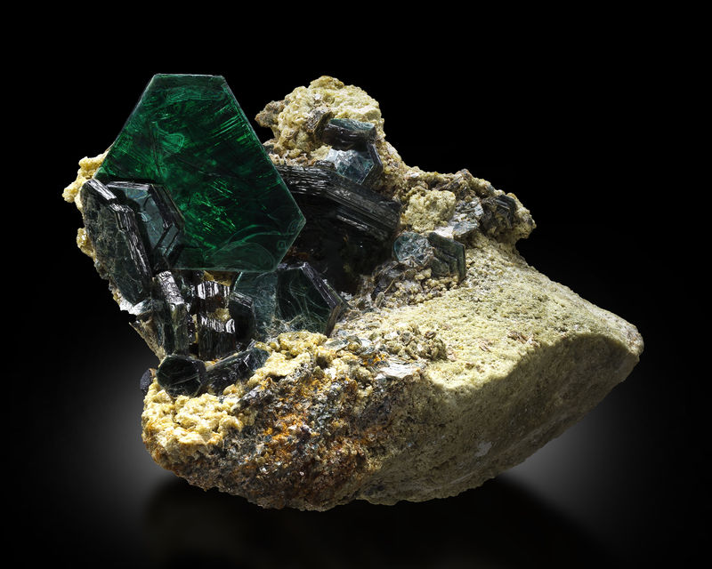 Clintonite-Crestmore Quarries_Crestmore_Riverside County_California_USA-1602-1.jpg
