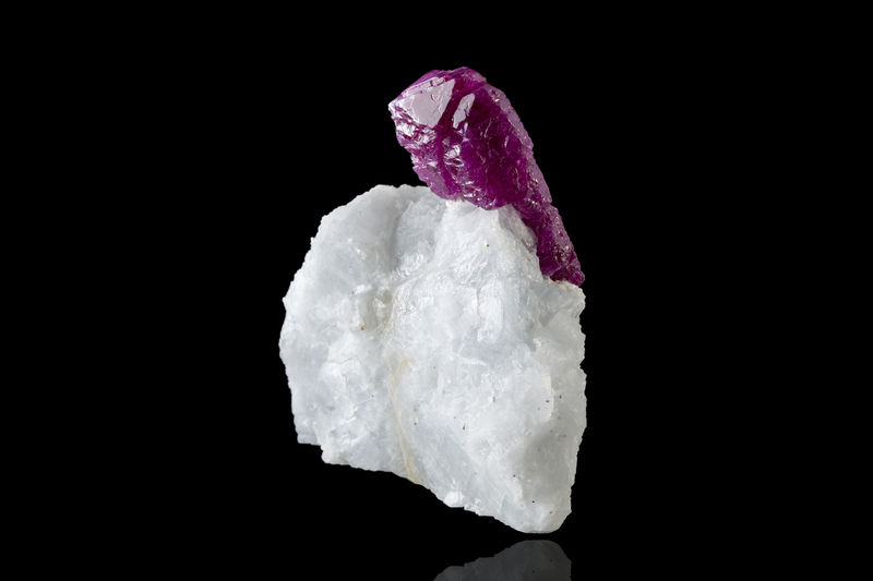 Corundum (variety rubi)-MIM_Museum(1430).jpg