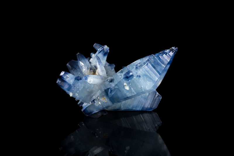 Corundum(variety sapphire)-MIM_Museum(1543).jpg