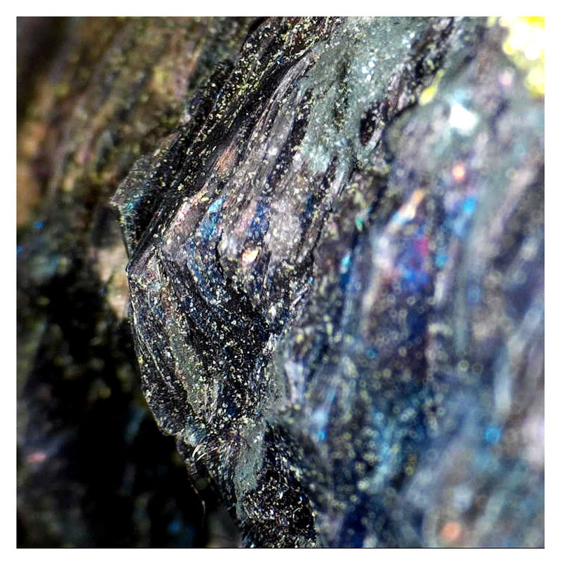 COVELLITE UNDER THE SCOPE 5.JPG