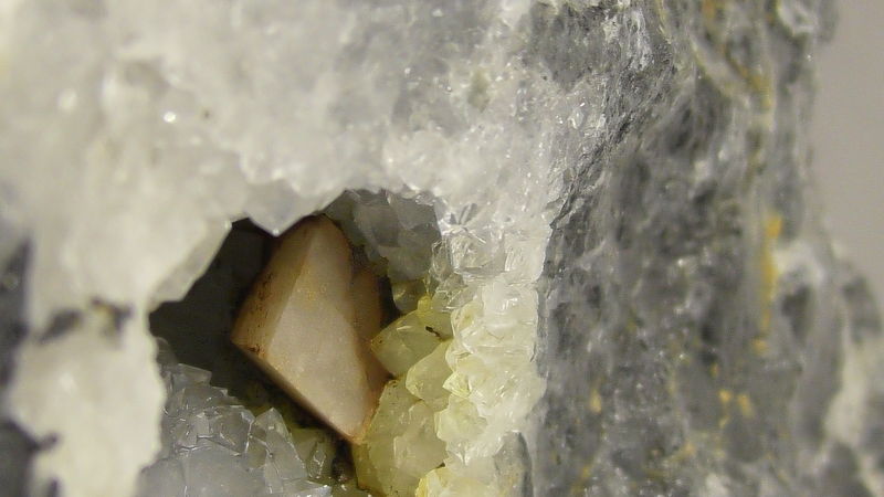 Cube mineral 3.JPG