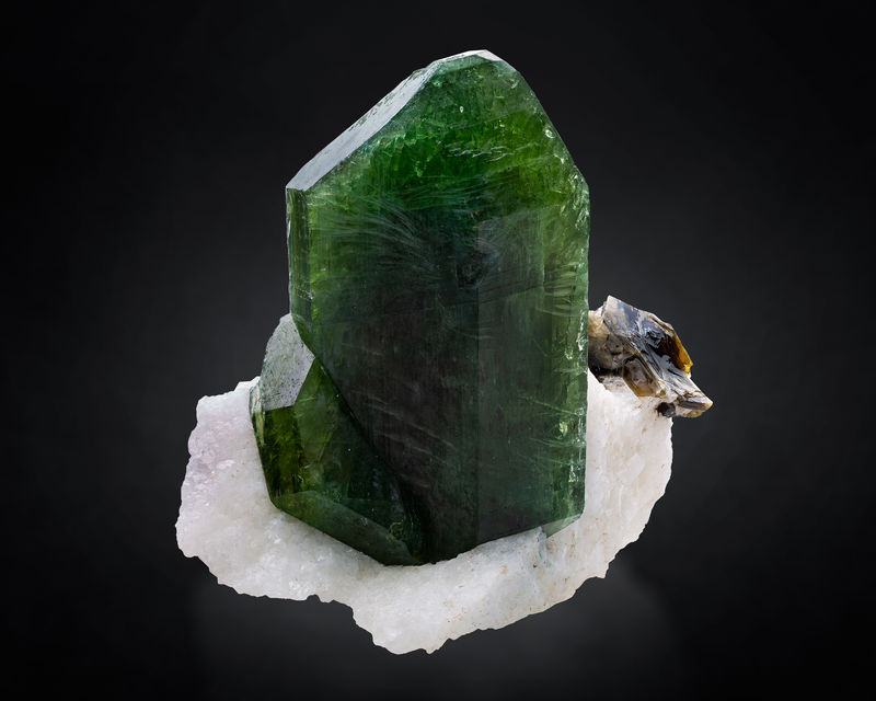 Diopside-MIM_Museum(2192).jpg