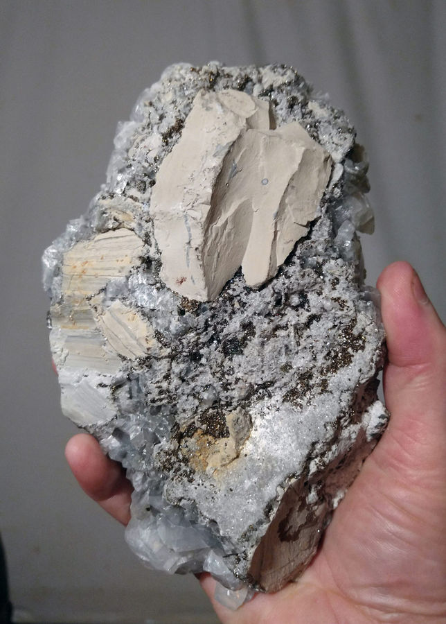 Dolomite-back-matrix.jpg