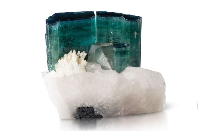 Elbaite(indicolite variety)-MIM_Museum(2082).jpg