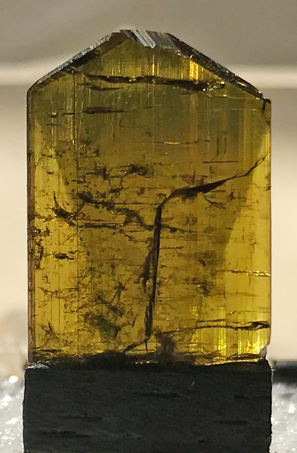 Epidote-Clinozoisite.jpg