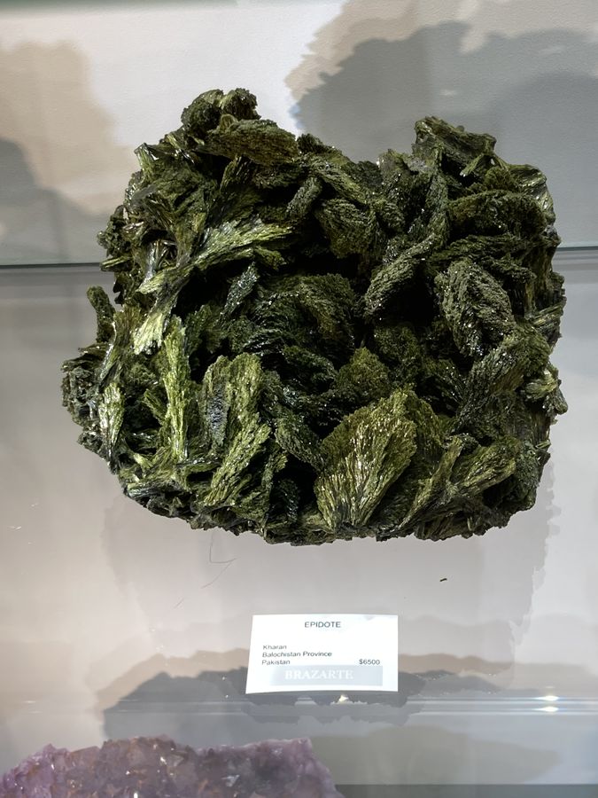 Epidote, Kharan, Pakistan.JPG
