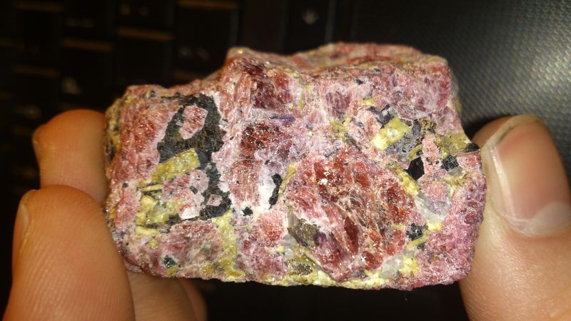 Eudialyte_Kipawa_Quebec.jpeg.jpg