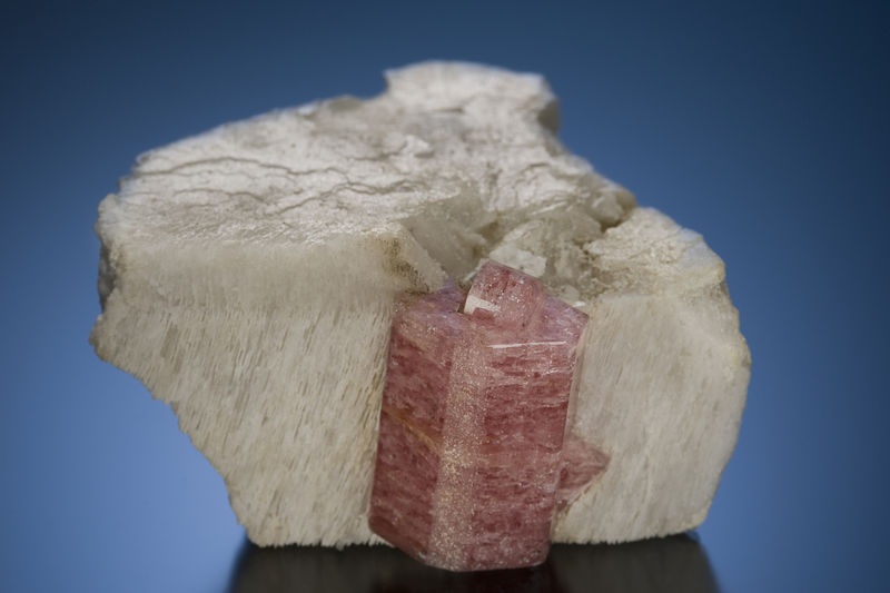 Fluorapatite_Belochi_Pakistan.jpg