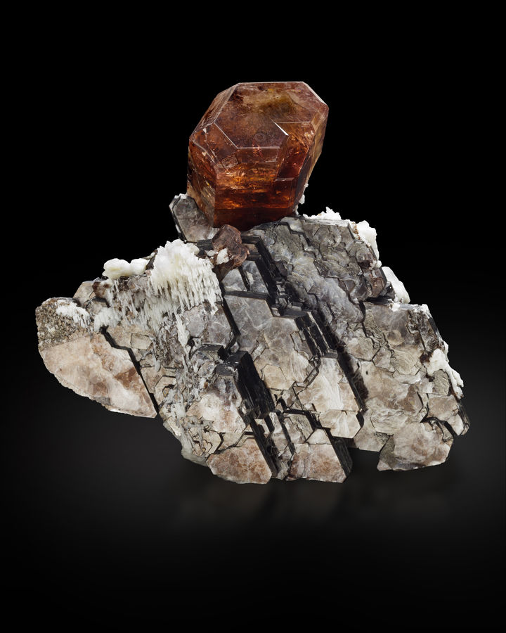 Fluorapatite-MIM_Museum(1566).jpg
