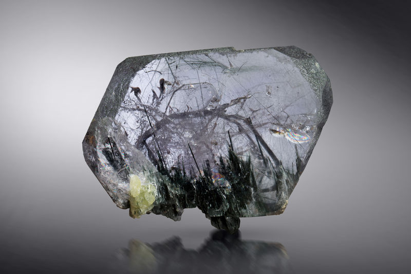 Fluorapatite-MIM_Museum(2211).jpg