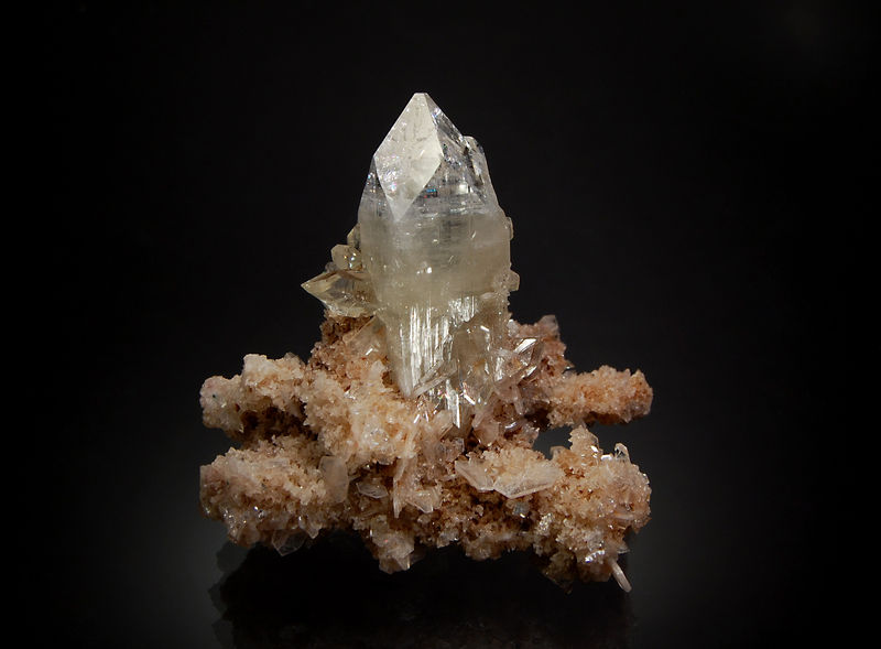 Fluorapophyllite - Jalgaon, Maharashtra, India.jpg